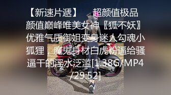 帅哥林间摸屌,引来小奶狗们的一起3p 上集