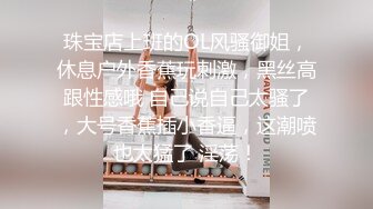 【极品瑜伽教练】蓝衣战神牛仔裤性爱专家，一字马后入，这姿势真是绝了，肤白貌美，人骚身材好，极品尤物赚到