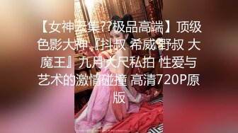 【新片速遞】熟女妈妈 这是我最性感最漂亮的妈妈 妈妈 儿子进去了 嗯 要进去了 舒服 嗯 妈妈扶着儿子的鸡吧指引他进老家