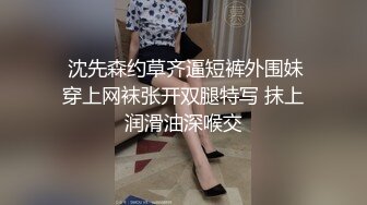 温柔的小少妇深夜伺候大哥激情啪啪，温柔的舔弄弯钩大鸡巴，让大哥多体位无套爆草抽插，射在奶子上舔干净鸡