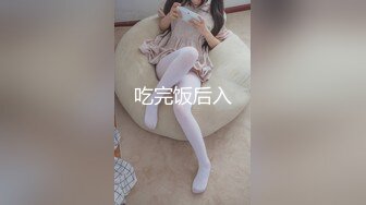 公司安排体检❤️屌丝同事趁机偷偷在外面偷拍女员工做乳房检查,被医生发现赶了出来