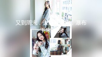 办公室的迷人小妹被大姐教的越来越骚了，全程露脸粉穴特写展示，跟狼友互动撩骚听指挥，跳蛋玩逼呻吟可射