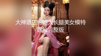    骚女酒店开房两男一女3P淫乱大战，跪地两根JB轮流着交，埋头交前后一起操，大屁股上位骑乘极度淫骚