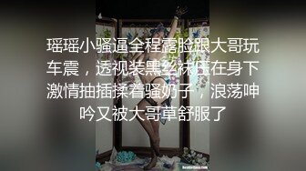    极品瑜伽教练，牛仔裤女神，只脱一般裤子是不是更有感觉？