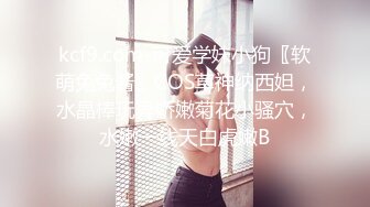 蓝色头发外围妹子近距离口交舔屌扶着小腰后入抽插骑乘人肉