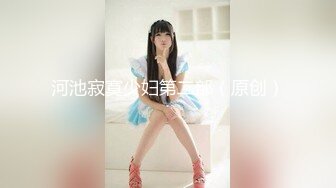 妹子边晾衣服边跟人视频聊天露出奶子